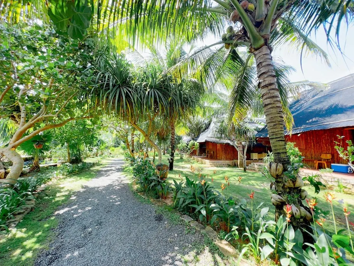 Me Bungalow Beach Resort Phan Thiet 4*,