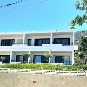 Xhindi Hotel Vlorë